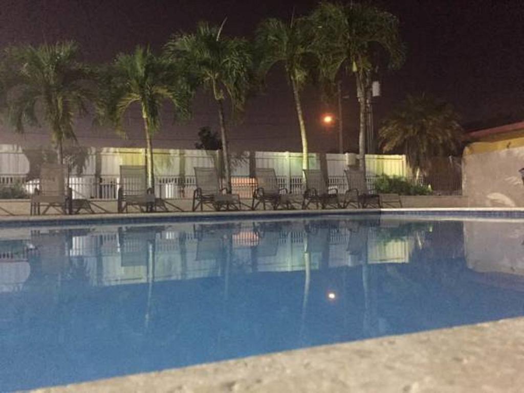 Arecibo Inn Екстер'єр фото