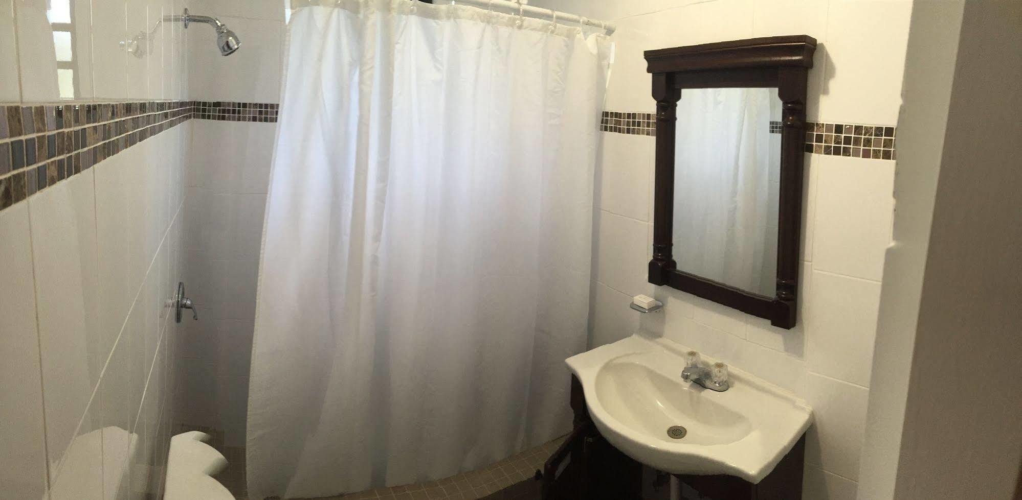 Arecibo Inn Екстер'єр фото
