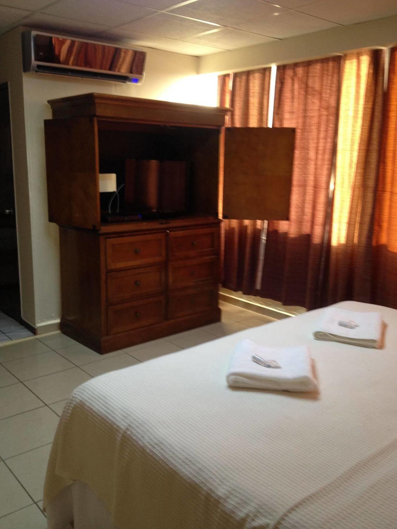 Arecibo Inn Екстер'єр фото